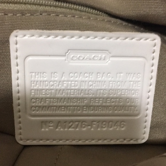 Authentic Coach signature purse - Picture 3 of 6